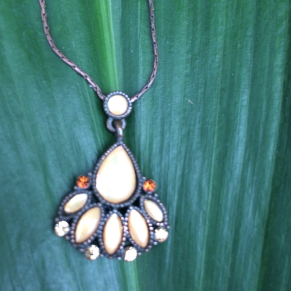 Vintage Copper Tone Necklace with Mother of Pearl Pendant